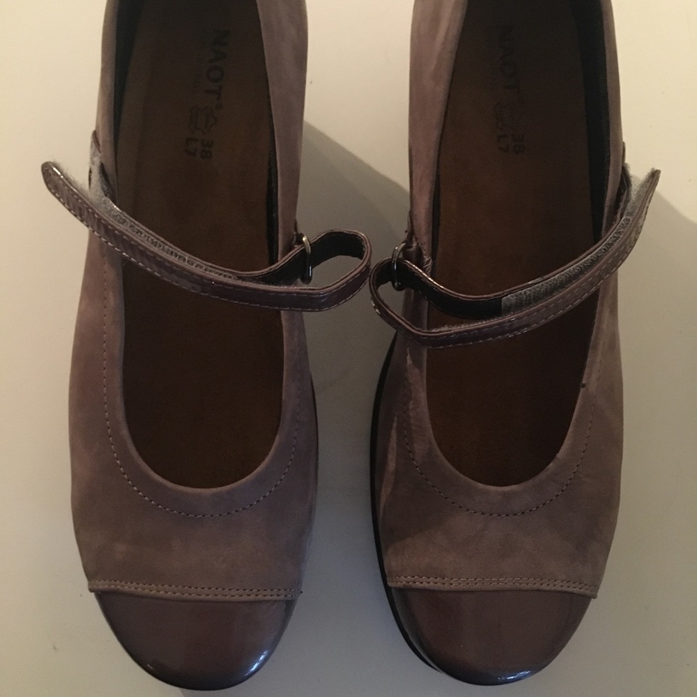 New without box Naot Mary Janes. Eur 38